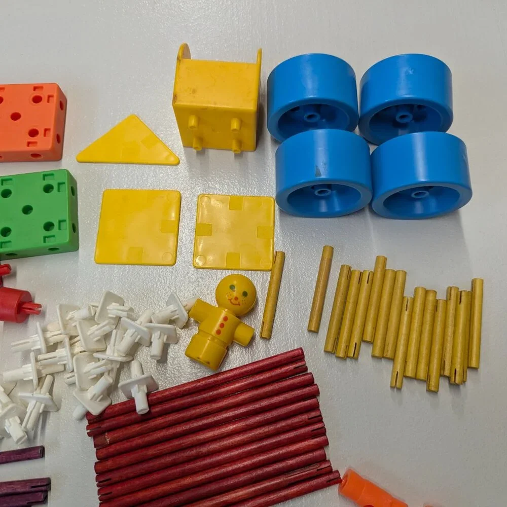 Vintage The Original Tinkertoy Super Set by Playskool 112 Pieces